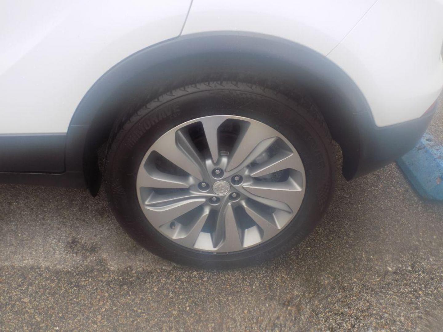 2018 WHITE BUICK ENCORE PREFERRED (KL4CJASB3JB) with an 1.4L engine, Automatic transmission, located at 830 E. Canino Rd., Houston, TX, 77037, (281) 405-0440, 38.358219, -81.729942 - Photo#18
