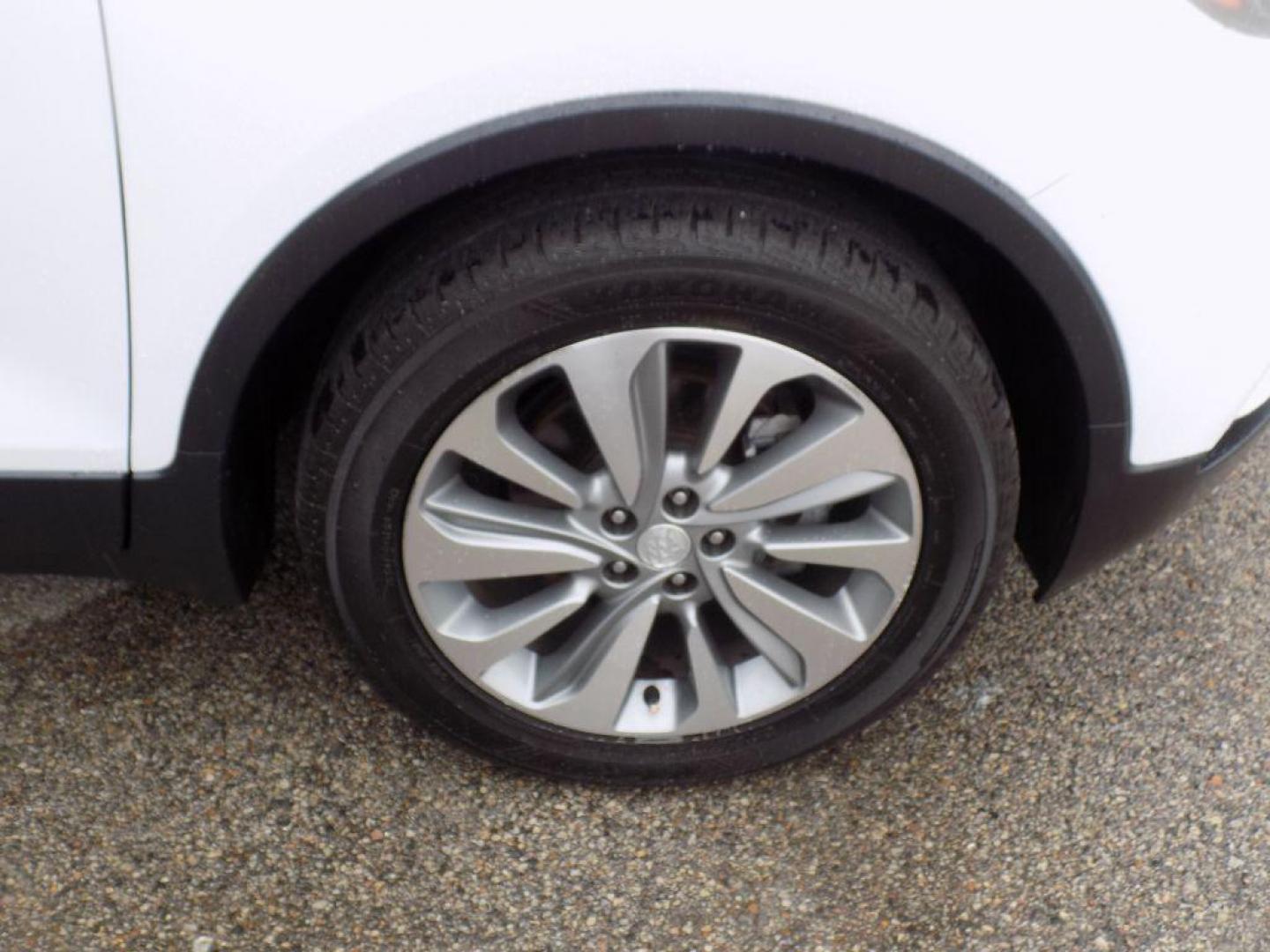 2018 WHITE BUICK ENCORE PREFERRED (KL4CJASB3JB) with an 1.4L engine, Automatic transmission, located at 830 E. Canino Rd., Houston, TX, 77037, (281) 405-0440, 38.358219, -81.729942 - Photo#20
