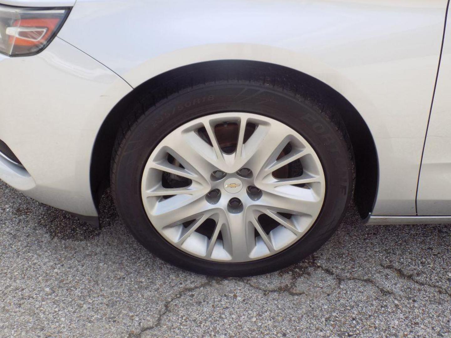 2018 SILVER CHEVROLET IMPALA LS (2G11X5SA4J9) with an 2.5L engine, Automatic transmission, located at 830 E. Canino Rd., Houston, TX, 77037, (281) 405-0440, 38.358219, -81.729942 - Photo#18