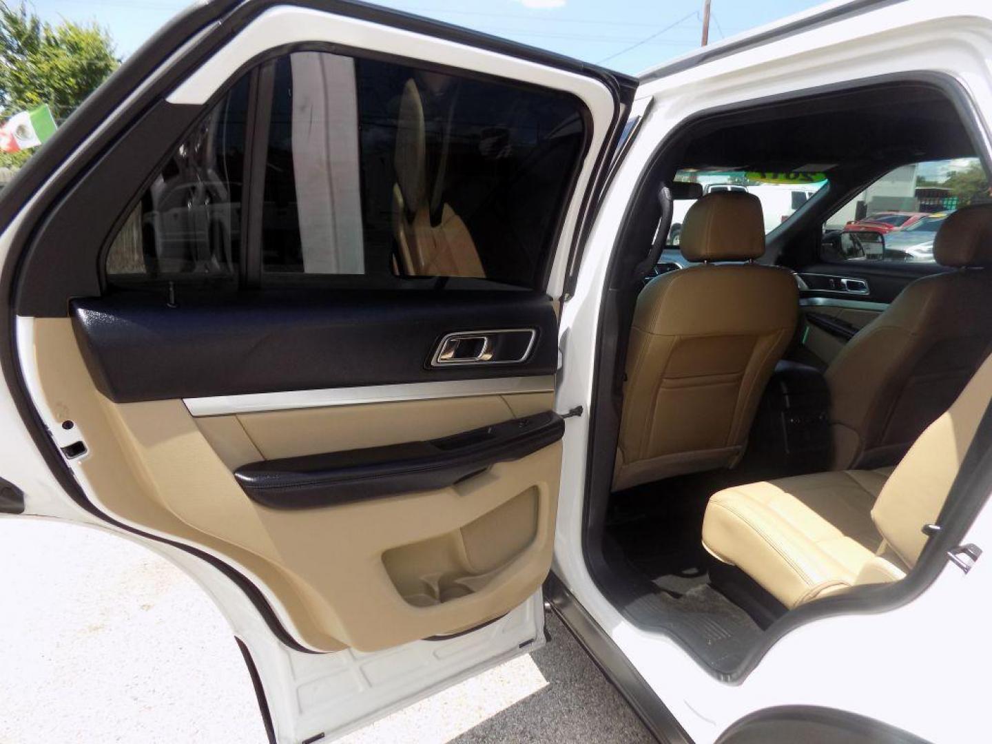 2017 WHITE FORD EXPLORER XLT (1FM5K7DH2HG) with an 2.3L engine, Automatic transmission, located at 830 E. Canino Rd., Houston, TX, 77037, (281) 405-0440, 38.358219, -81.729942 - Photo#12