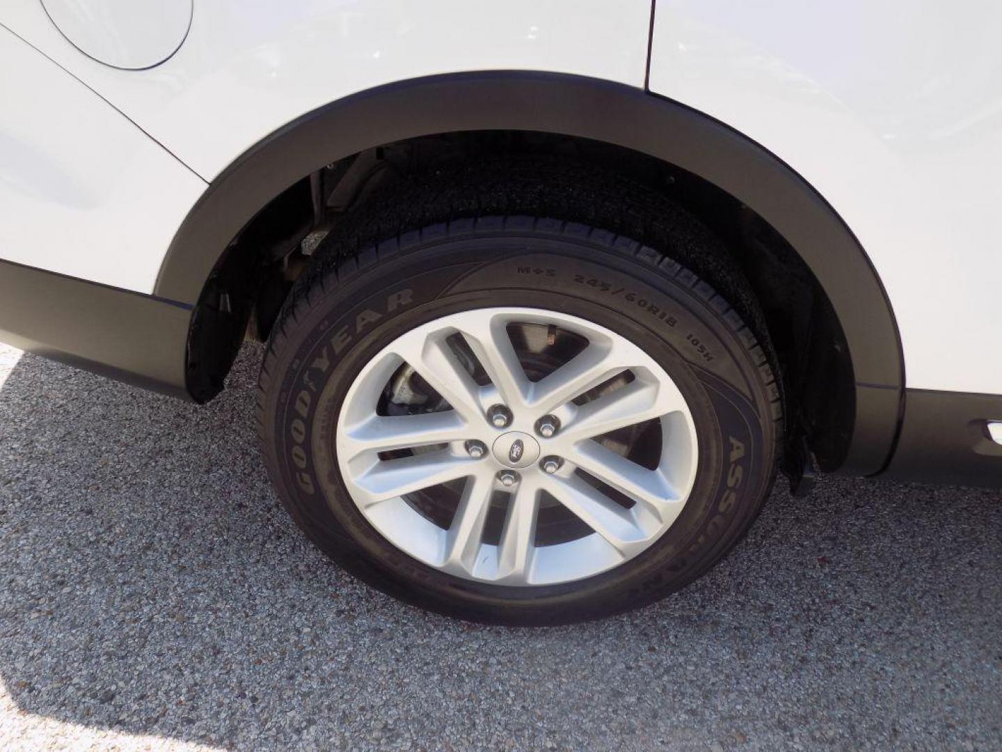 2017 WHITE FORD EXPLORER XLT (1FM5K7DH2HG) with an 2.3L engine, Automatic transmission, located at 830 E. Canino Rd., Houston, TX, 77037, (281) 405-0440, 38.358219, -81.729942 - Photo#21