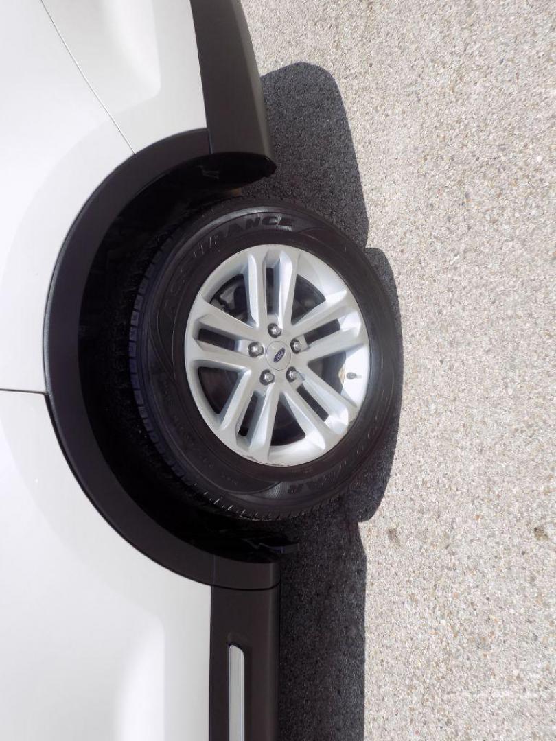 2017 WHITE FORD EXPLORER XLT (1FM5K7DH2HG) with an 2.3L engine, Automatic transmission, located at 830 E. Canino Rd., Houston, TX, 77037, (281) 405-0440, 38.358219, -81.729942 - Photo#18