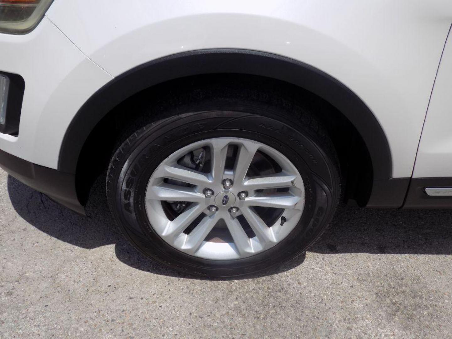 2017 WHITE FORD EXPLORER XLT (1FM5K7DH2HG) with an 2.3L engine, Automatic transmission, located at 830 E. Canino Rd., Houston, TX, 77037, (281) 405-0440, 38.358219, -81.729942 - Photo#19