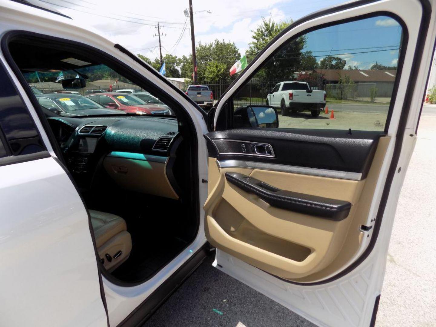 2017 WHITE FORD EXPLORER XLT (1FM5K7DH2HG) with an 2.3L engine, Automatic transmission, located at 830 E. Canino Rd., Houston, TX, 77037, (281) 405-0440, 38.358219, -81.729942 - Photo#8