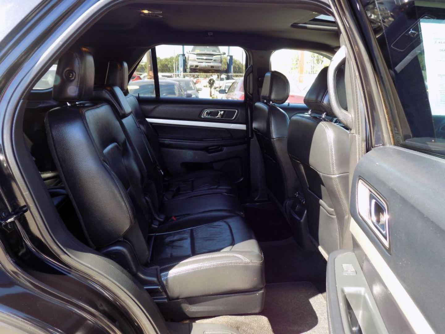 2016 BLACK FORD EXPLORER XLT (1FM5K7D8XGG) with an 3.5L engine, Automatic transmission, located at 830 E. Canino Rd., Houston, TX, 77037, (281) 405-0440, 38.358219, -81.729942 - Photo#15