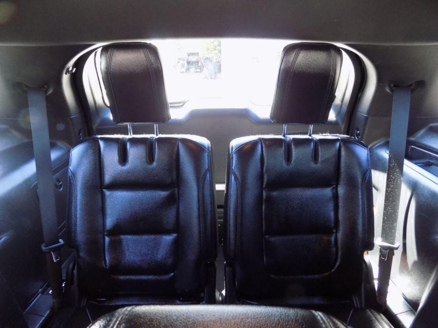 2016 BLACK FORD EXPLORER XLT (1FM5K7D8XGG) with an 3.5L engine, Automatic transmission, located at 830 E. Canino Rd., Houston, TX, 77037, (281) 405-0440, 38.358219, -81.729942 - Photo#19
