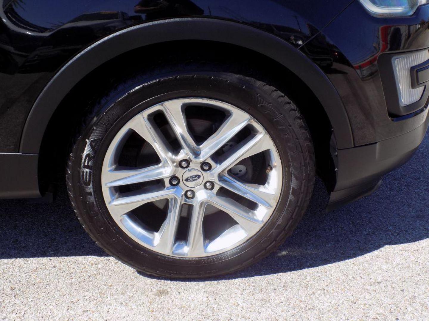 2016 BLACK FORD EXPLORER XLT (1FM5K7D8XGG) with an 3.5L engine, Automatic transmission, located at 830 E. Canino Rd., Houston, TX, 77037, (281) 405-0440, 38.358219, -81.729942 - Photo#24