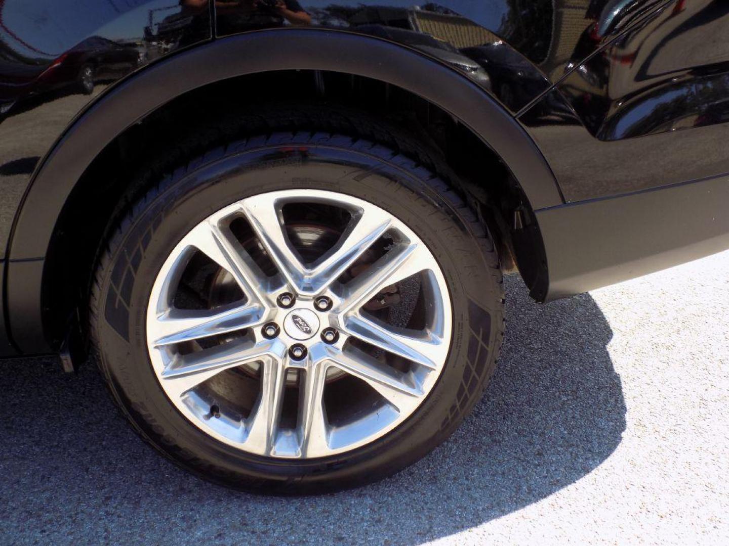 2016 BLACK FORD EXPLORER XLT (1FM5K7D8XGG) with an 3.5L engine, Automatic transmission, located at 830 E. Canino Rd., Houston, TX, 77037, (281) 405-0440, 38.358219, -81.729942 - Photo#26