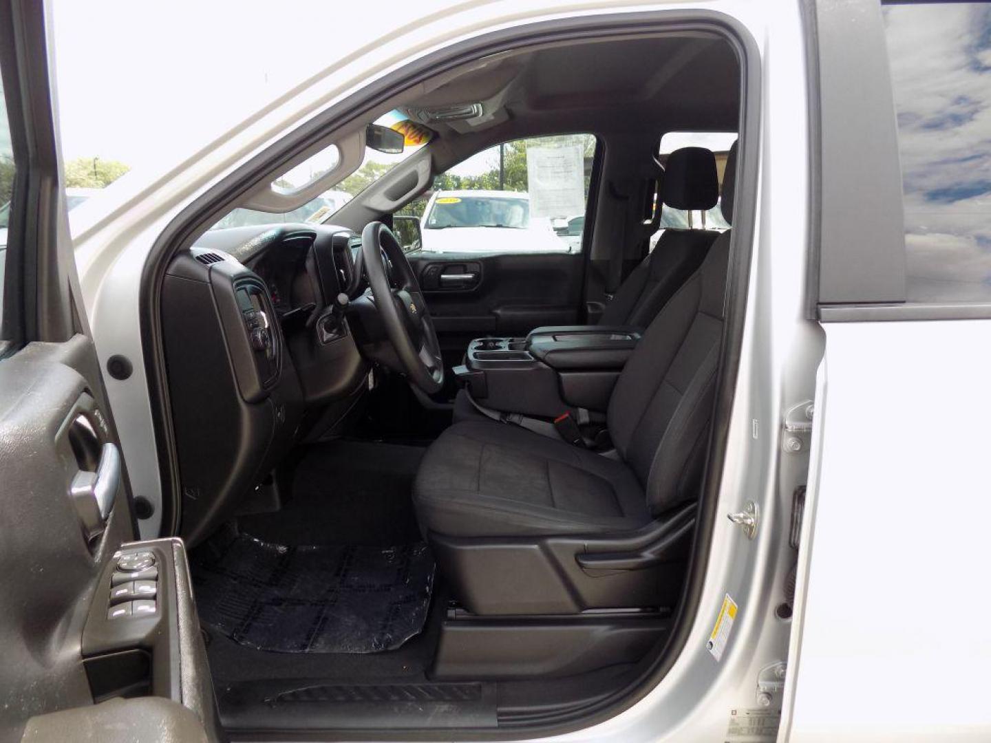 2021 SILVER CHEVROLET SILVERADO 1500 CUSTOM (1GCPWBEH9MZ) with an 4.3L engine, Automatic transmission, located at 830 E. Canino Rd., Houston, TX, 77037, (281) 405-0440, 38.358219, -81.729942 - Photo#9