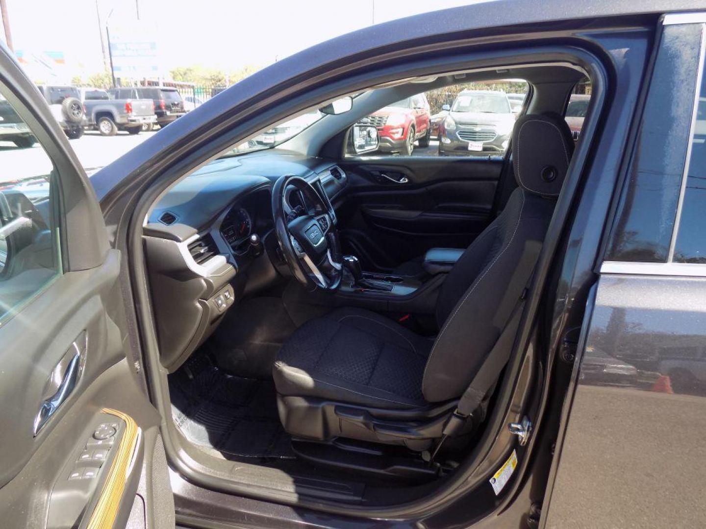 2017 GRAY GMC ACADIA SLE (1GKKNKLA7HZ) with an 2.5L engine, Automatic transmission, located at 830 E. Canino Rd., Houston, TX, 77037, (281) 405-0440, 38.358219, -81.729942 - Photo#13