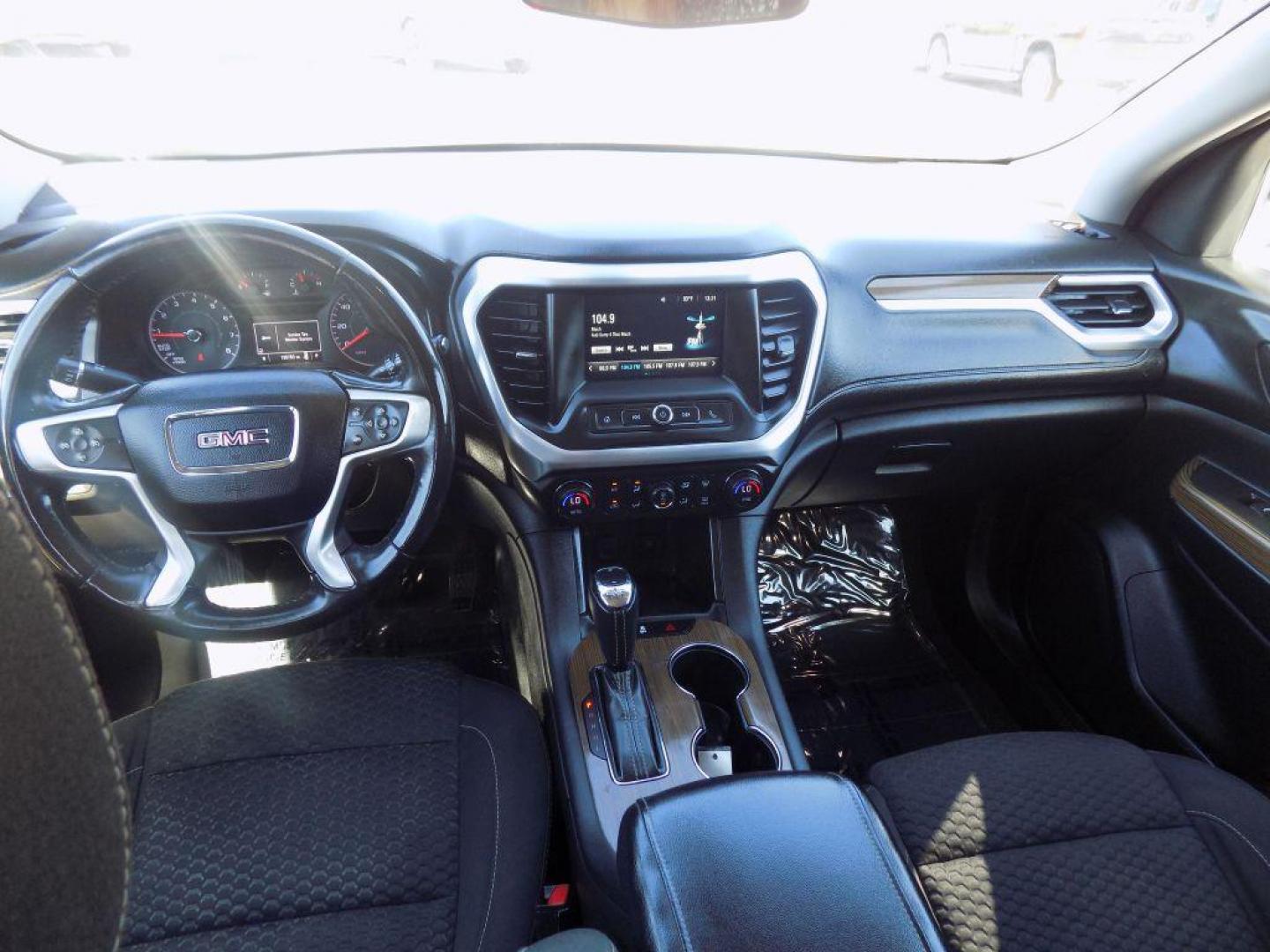 2017 GRAY GMC ACADIA SLE (1GKKNKLA7HZ) with an 2.5L engine, Automatic transmission, located at 830 E. Canino Rd., Houston, TX, 77037, (281) 405-0440, 38.358219, -81.729942 - Photo#15