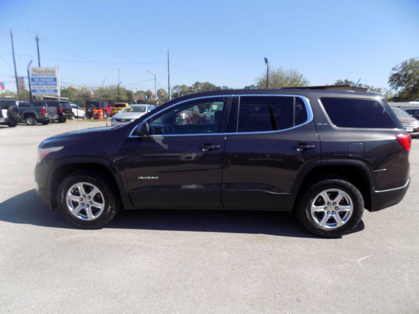 2017 GRAY GMC ACADIA SLE (1GKKNKLA7HZ) with an 2.5L engine, Automatic transmission, located at 830 E. Canino Rd., Houston, TX, 77037, (281) 405-0440, 38.358219, -81.729942 - Photo#6