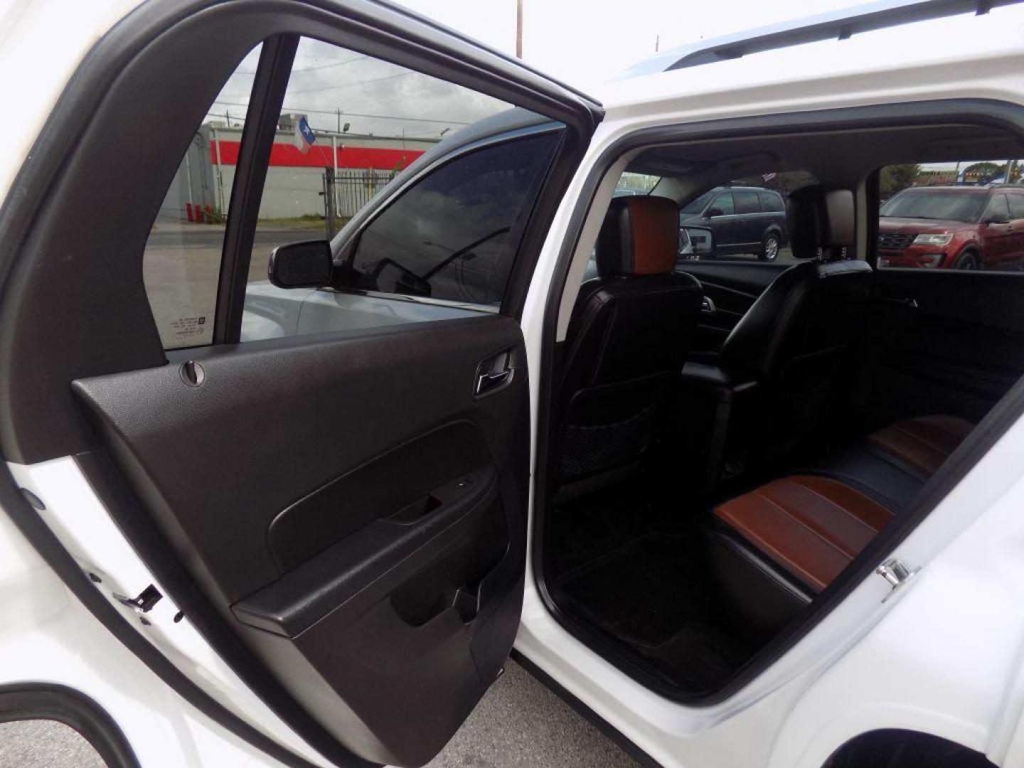 2017 WHITE GMC TERRAIN SLT (2GKALPEK1H6) with an 2.4L engine, Automatic transmission, located at 830 E. Canino Rd., Houston, TX, 77037, (281) 405-0440, 38.358219, -81.729942 - Photo#12