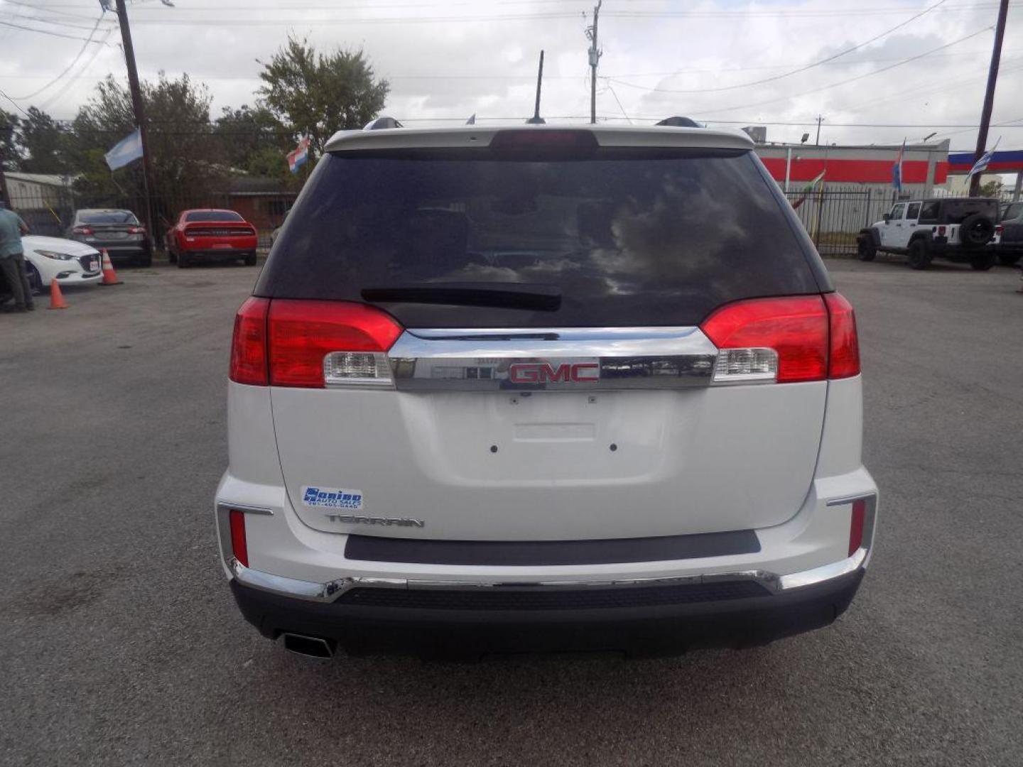 2017 WHITE GMC TERRAIN SLT (2GKALPEK1H6) with an 2.4L engine, Automatic transmission, located at 830 E. Canino Rd., Houston, TX, 77037, (281) 405-0440, 38.358219, -81.729942 - Photo#6