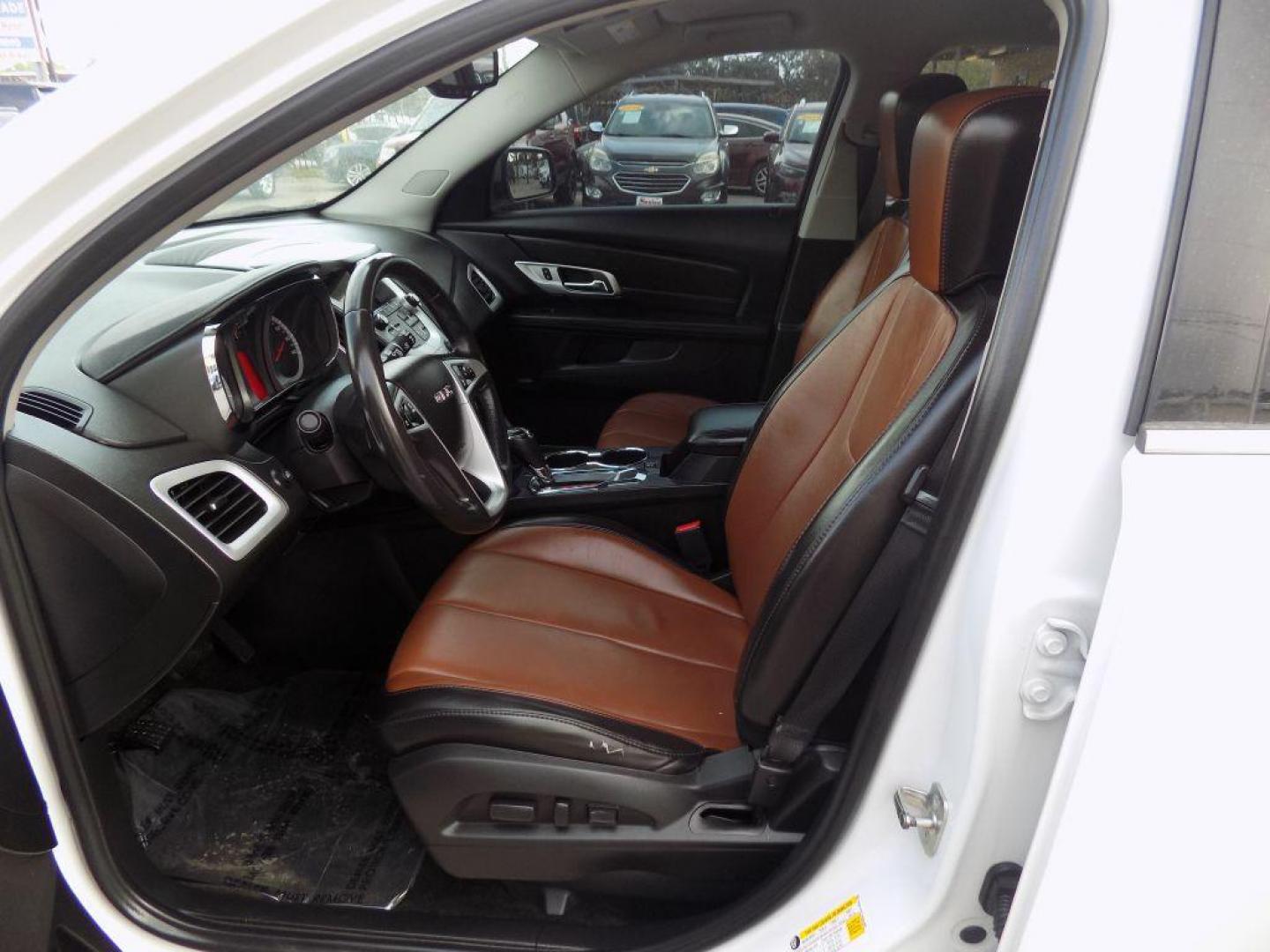 2017 WHITE GMC TERRAIN SLT (2GKALPEK1H6) with an 2.4L engine, Automatic transmission, located at 830 E. Canino Rd., Houston, TX, 77037, (281) 405-0440, 38.358219, -81.729942 - Photo#8