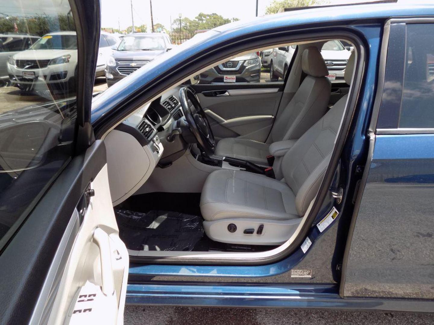 2019 BLUE VOLKSWAGEN PASSAT WOLFSBURG (1VWLA7A33KC) with an 2.0L engine, Automatic transmission, located at 830 E. Canino Rd., Houston, TX, 77037, (281) 405-0440, 38.358219, -81.729942 - Photo#8