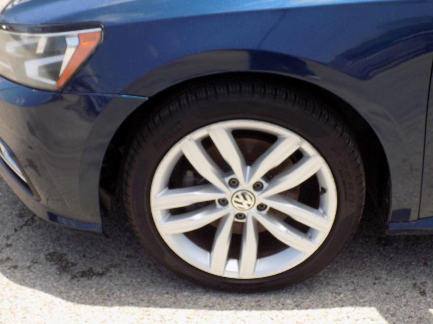 2019 BLUE VOLKSWAGEN PASSAT WOLFSBURG (1VWLA7A33KC) with an 2.0L engine, Automatic transmission, located at 830 E. Canino Rd., Houston, TX, 77037, (281) 405-0440, 38.358219, -81.729942 - Photo#19