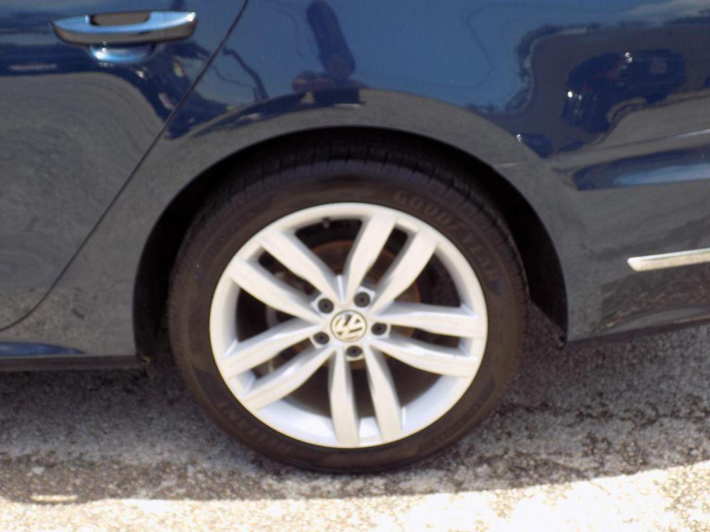 2019 BLUE VOLKSWAGEN PASSAT WOLFSBURG (1VWLA7A33KC) with an 2.0L engine, Automatic transmission, located at 830 E. Canino Rd., Houston, TX, 77037, (281) 405-0440, 38.358219, -81.729942 - Photo#20