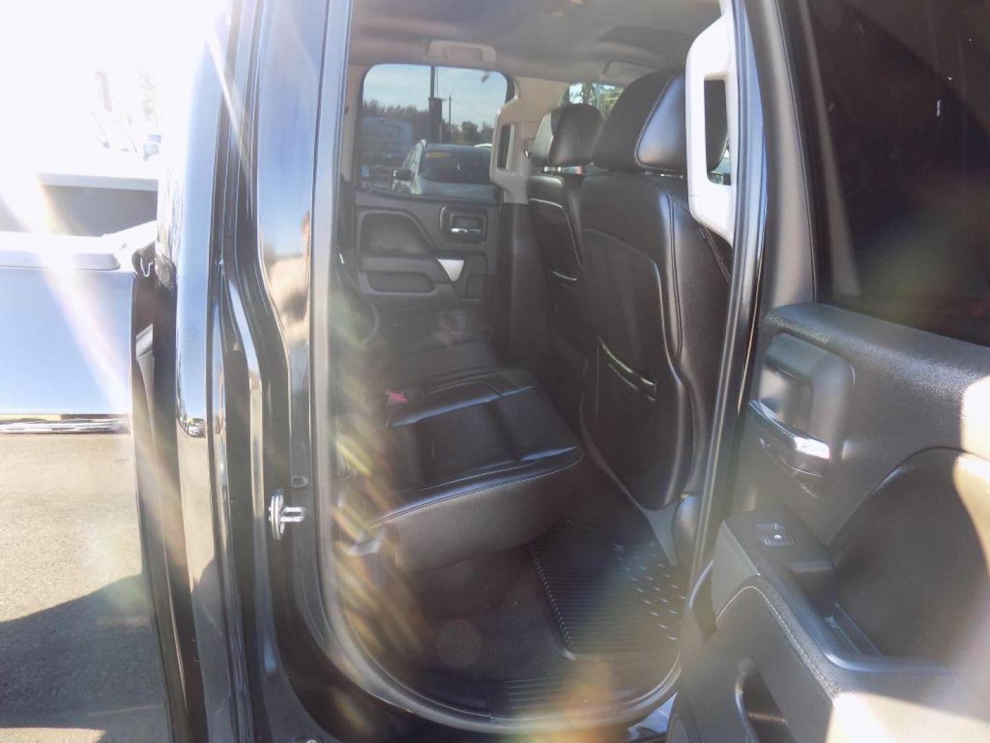 2015 BLACK CHEVROLET SILVERADO 1500 LT (1GCRCREC0FZ) with an 5.3L engine, Automatic transmission, located at 830 E. Canino Rd., Houston, TX, 77037, (281) 405-0440, 38.358219, -81.729942 - Photo#11