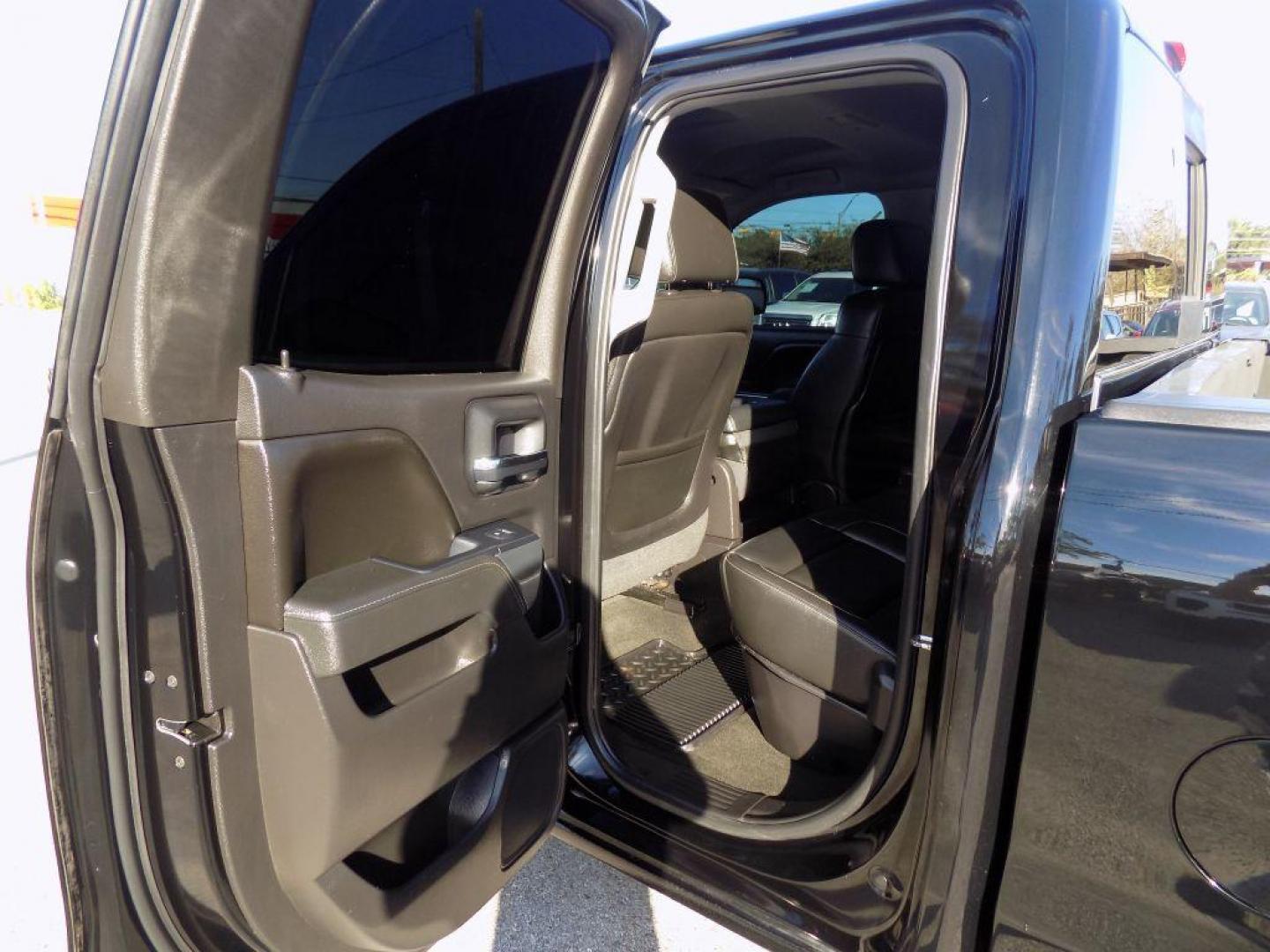 2015 BLACK CHEVROLET SILVERADO 1500 LT (1GCRCREC0FZ) with an 5.3L engine, Automatic transmission, located at 830 E. Canino Rd., Houston, TX, 77037, (281) 405-0440, 38.358219, -81.729942 - Photo#12