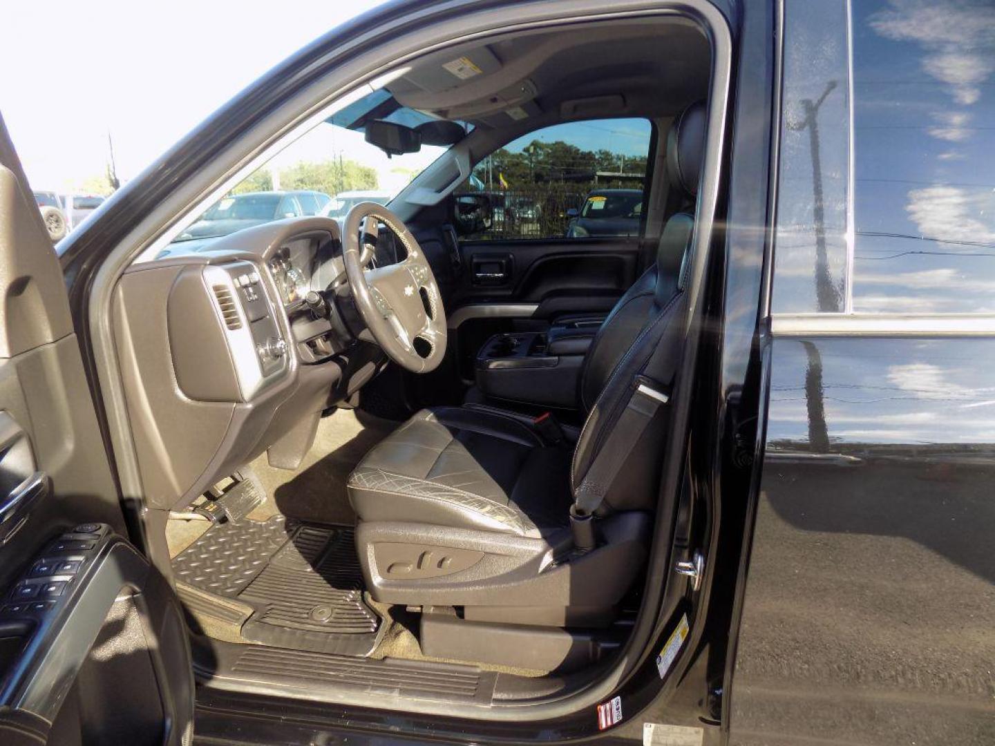 2015 BLACK CHEVROLET SILVERADO 1500 LT (1GCRCREC0FZ) with an 5.3L engine, Automatic transmission, located at 830 E. Canino Rd., Houston, TX, 77037, (281) 405-0440, 38.358219, -81.729942 - Photo#16