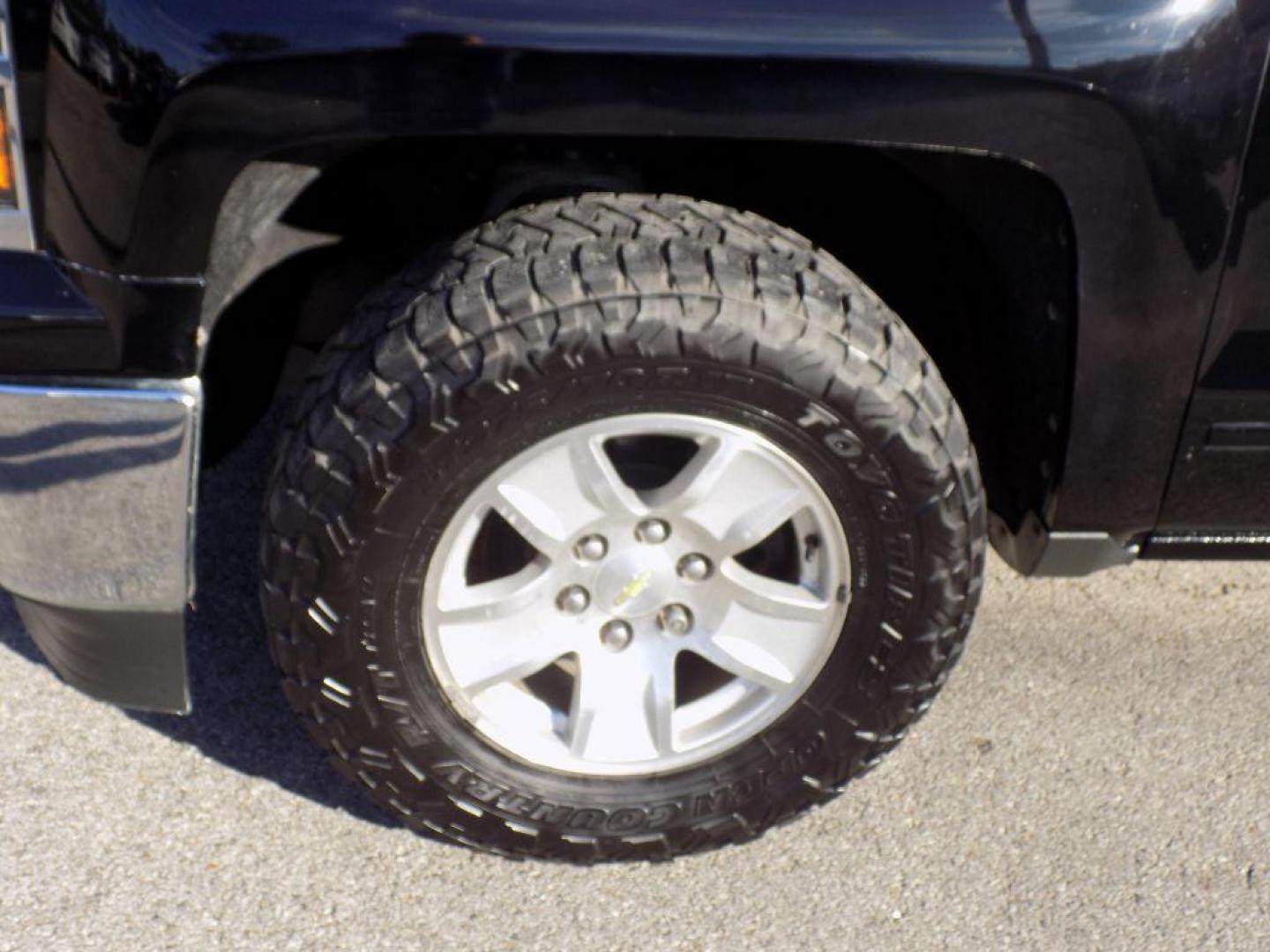2015 BLACK CHEVROLET SILVERADO 1500 LT (1GCRCREC0FZ) with an 5.3L engine, Automatic transmission, located at 830 E. Canino Rd., Houston, TX, 77037, (281) 405-0440, 38.358219, -81.729942 - Photo#18