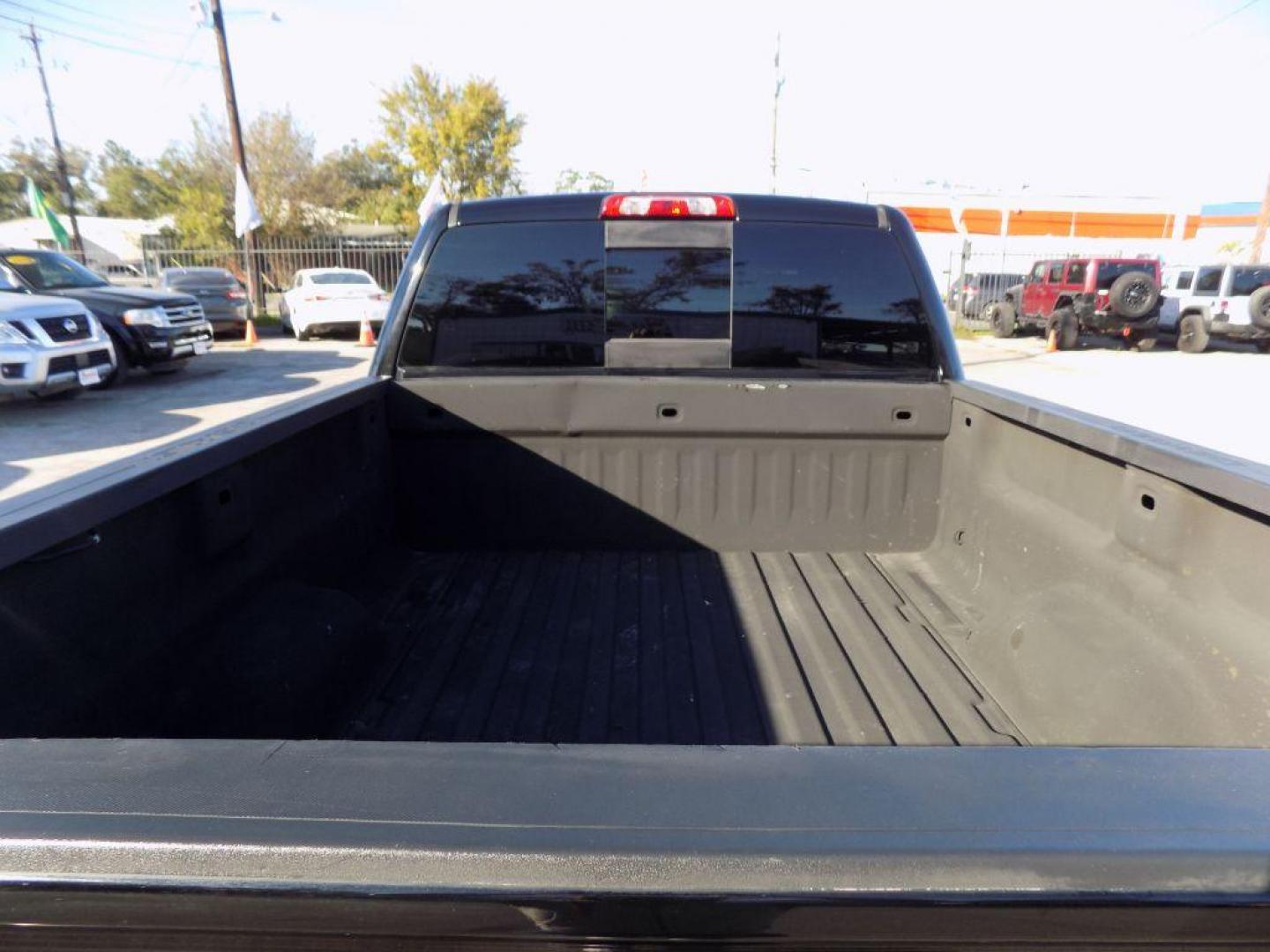 2015 BLACK CHEVROLET SILVERADO 1500 LT (1GCRCREC0FZ) with an 5.3L engine, Automatic transmission, located at 830 E. Canino Rd., Houston, TX, 77037, (281) 405-0440, 38.358219, -81.729942 - Photo#21