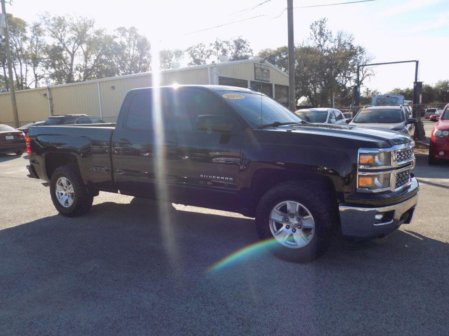 2015 BLACK CHEVROLET SILVERADO 1500 LT (1GCRCREC0FZ) with an 5.3L engine, Automatic transmission, located at 830 E. Canino Rd., Houston, TX, 77037, (281) 405-0440, 38.358219, -81.729942 - Photo#6