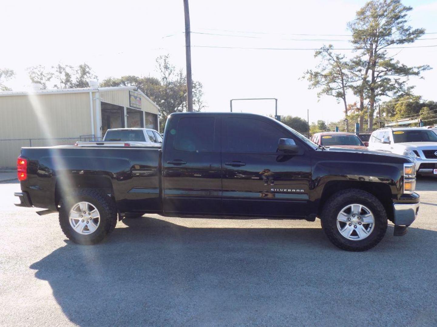 2015 BLACK CHEVROLET SILVERADO 1500 LT (1GCRCREC0FZ) with an 5.3L engine, Automatic transmission, located at 830 E. Canino Rd., Houston, TX, 77037, (281) 405-0440, 38.358219, -81.729942 - Photo#1