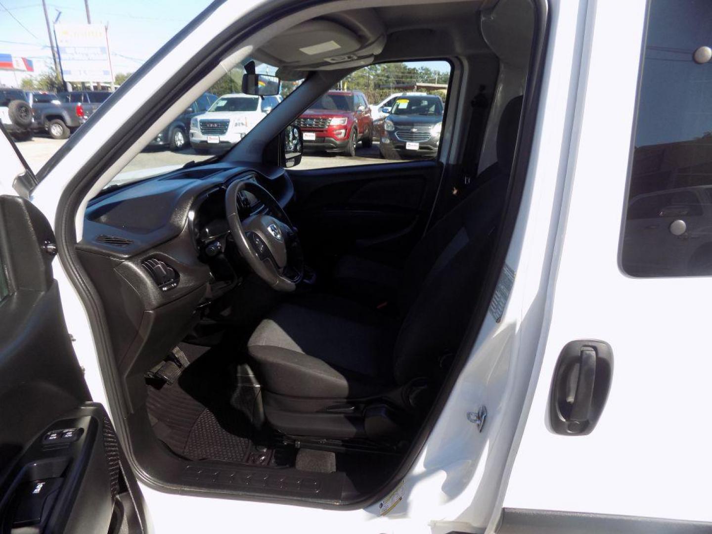 2019 WHITE RAM PROMASTER CITY SLT (ZFBHRFBBXK6) with an 2.4L engine, Automatic transmission, located at 830 E. Canino Rd., Houston, TX, 77037, (281) 405-0440, 38.358219, -81.729942 - Photo#9