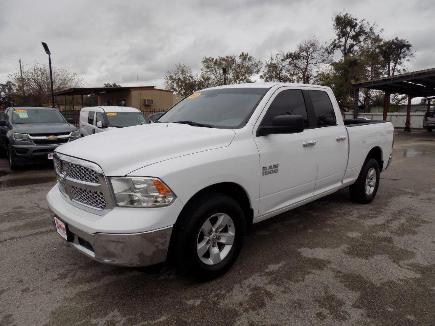 2018 WHITE RAM 1500 SLT (1C6RR6GG6JS) with an 3.6L engine, Automatic transmission, located at 830 E. Canino Rd., Houston, TX, 77037, (281) 405-0440, 38.358219, -81.729942 - Photo#5