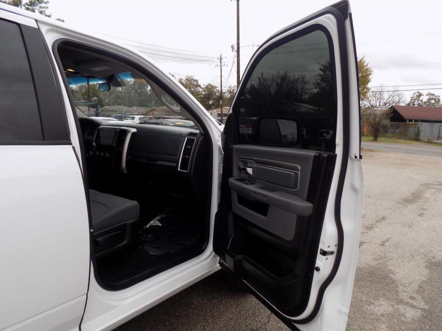 2018 WHITE RAM 1500 SLT (1C6RR6GG6JS) with an 3.6L engine, Automatic transmission, located at 830 E. Canino Rd., Houston, TX, 77037, (281) 405-0440, 38.358219, -81.729942 - Photo#8