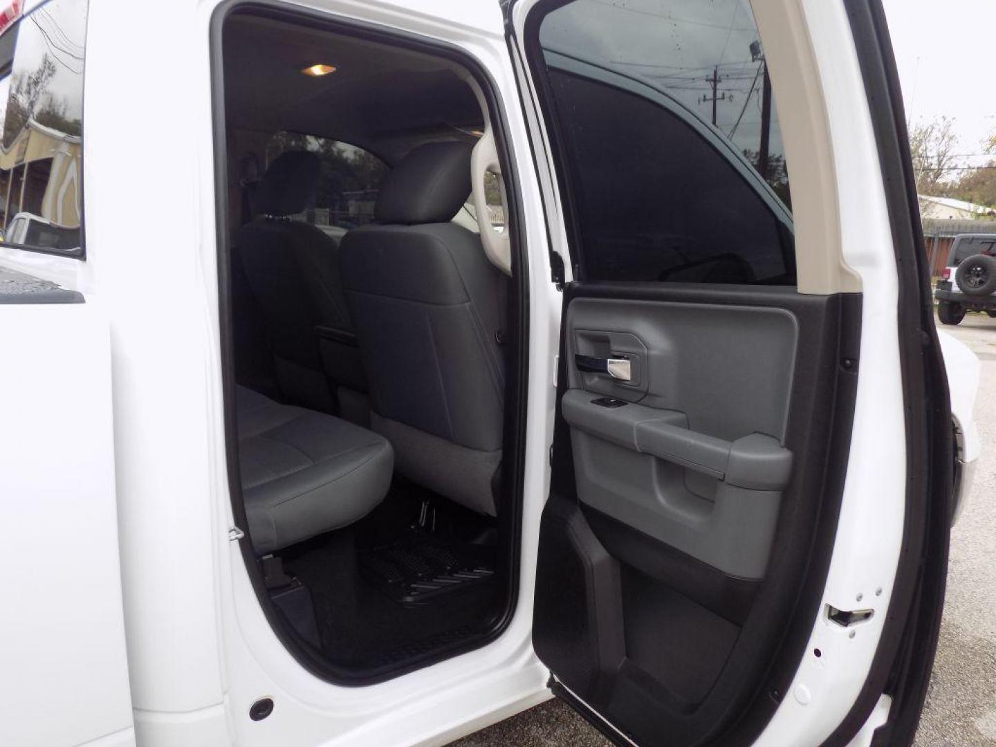 2018 WHITE RAM 1500 SLT (1C6RR6GG6JS) with an 3.6L engine, Automatic transmission, located at 830 E. Canino Rd., Houston, TX, 77037, (281) 405-0440, 38.358219, -81.729942 - Photo#10