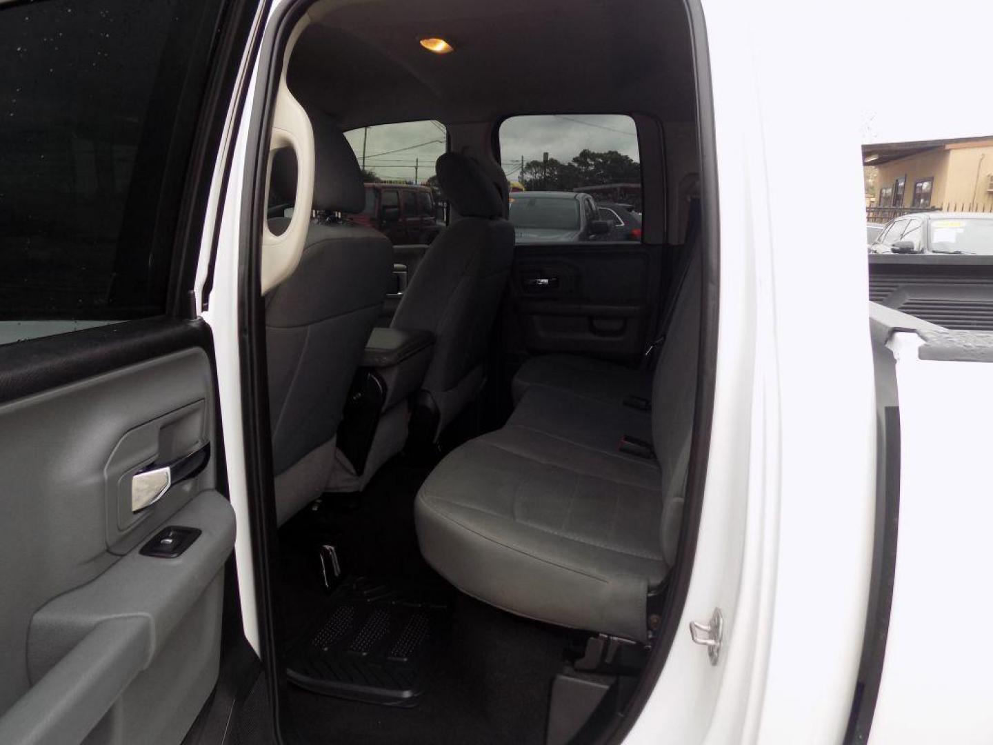 2018 WHITE RAM 1500 SLT (1C6RR6GG6JS) with an 3.6L engine, Automatic transmission, located at 830 E. Canino Rd., Houston, TX, 77037, (281) 405-0440, 38.358219, -81.729942 - Photo#13