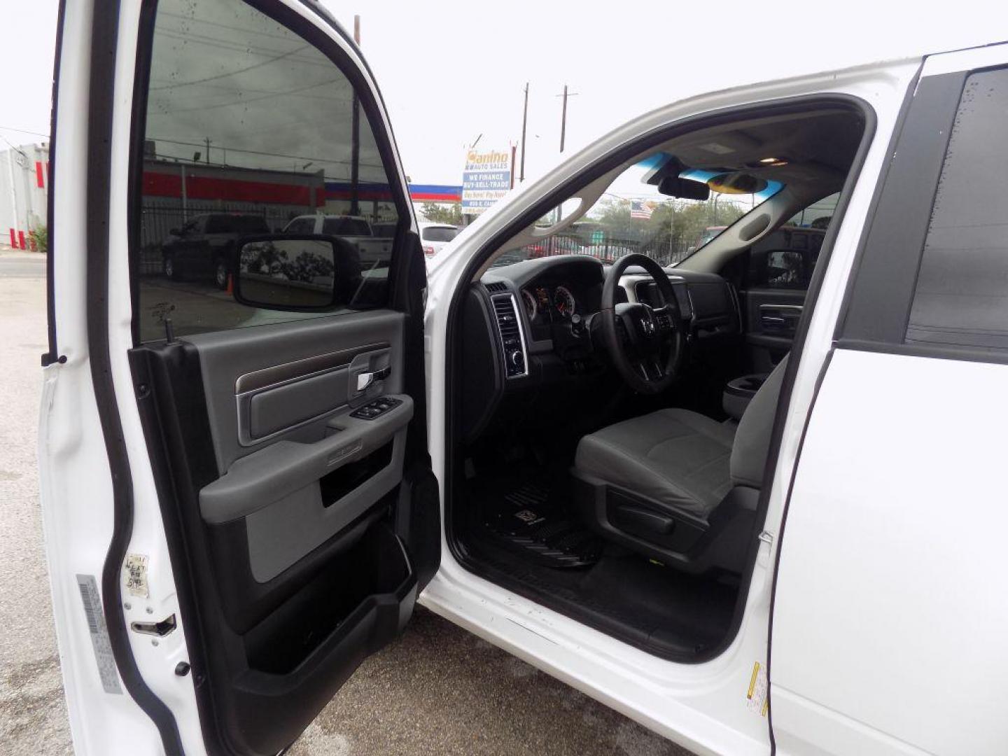 2018 WHITE RAM 1500 SLT (1C6RR6GG6JS) with an 3.6L engine, Automatic transmission, located at 830 E. Canino Rd., Houston, TX, 77037, (281) 405-0440, 38.358219, -81.729942 - Photo#15