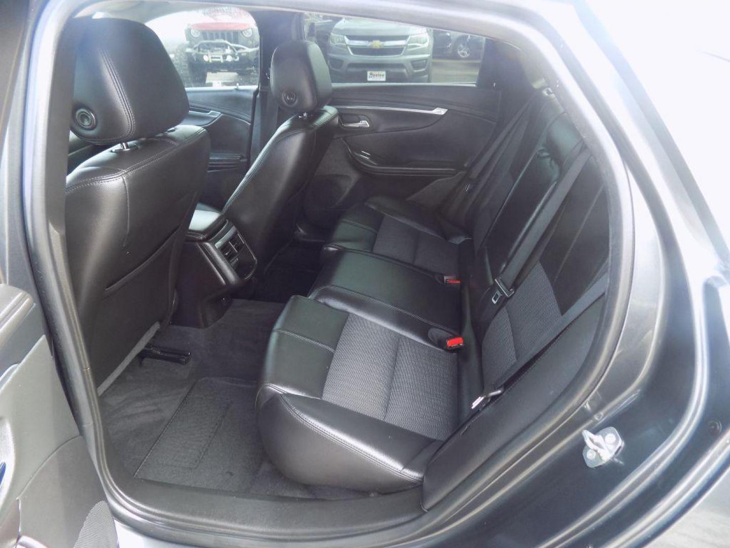 2018 GRAY CHEVROLET IMPALA LT (2G1105S33J9) with an 3.6L engine, Automatic transmission, located at 830 E. Canino Rd., Houston, TX, 77037, (281) 405-0440, 38.358219, -81.729942 - Photo#13