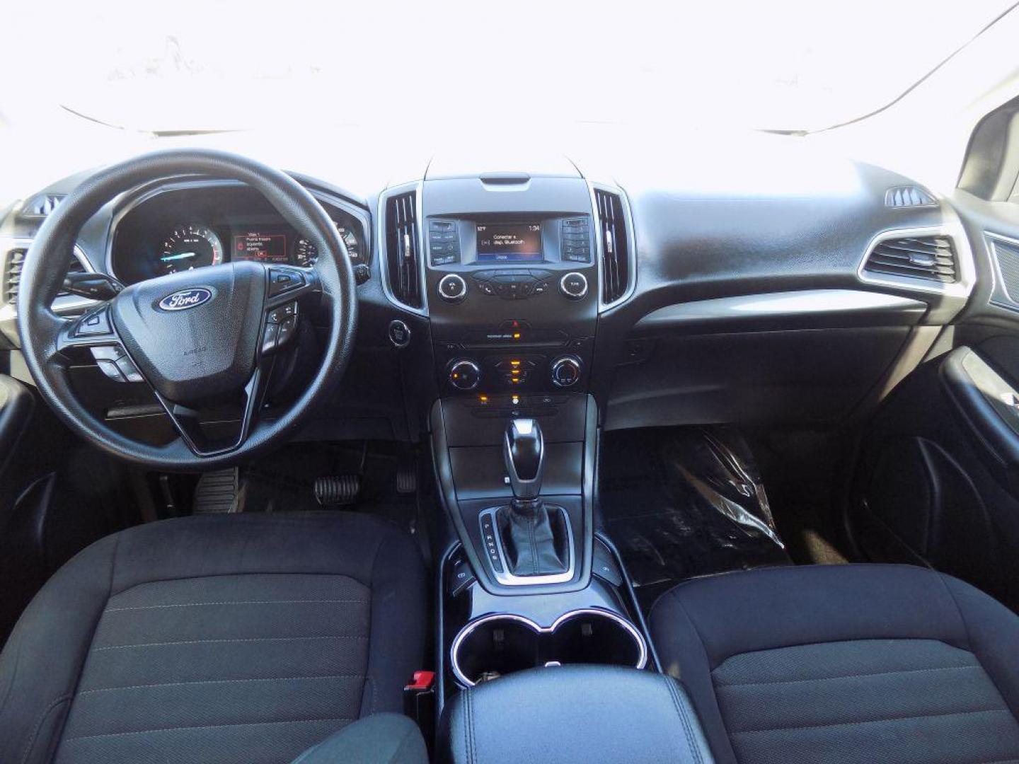 2018 WHITE FORD EDGE SE (2FMPK3G93JB) with an 2.0L engine, Automatic transmission, located at 830 E. Canino Rd., Houston, TX, 77037, (281) 405-0440, 38.358219, -81.729942 - Photo#15