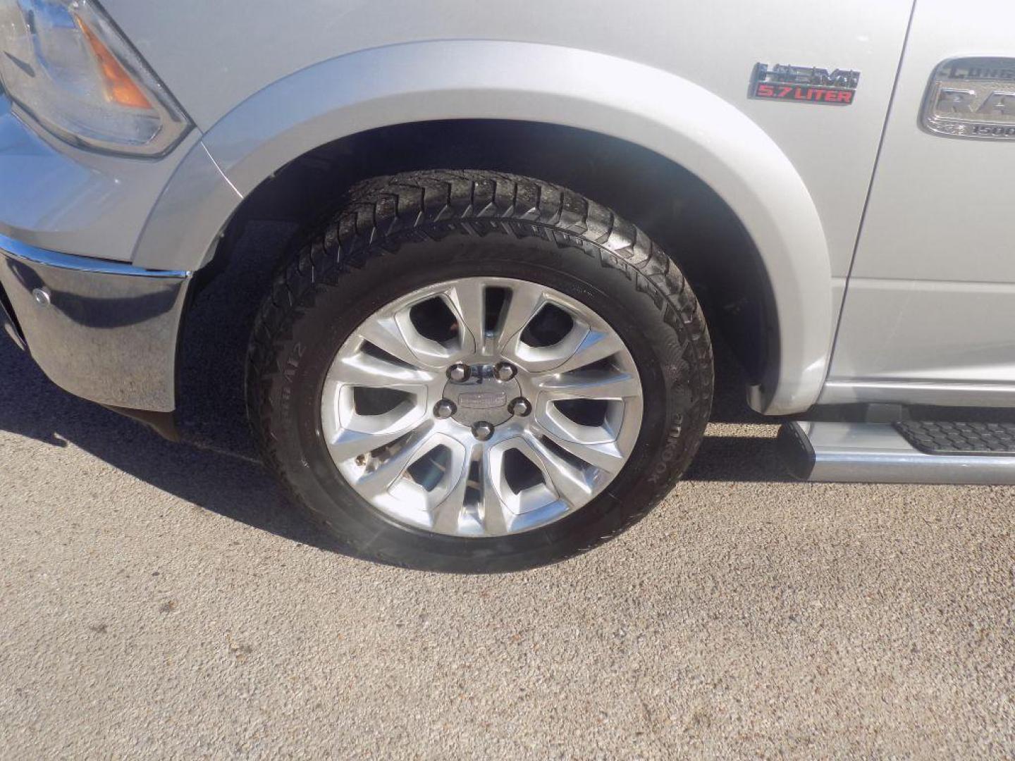 2015 SILVER RAM 1500 LONGHORN (1C6RR6WT8FS) with an 5.7L engine, Automatic transmission, located at 830 E. Canino Rd., Houston, TX, 77037, (281) 405-0440, 38.358219, -81.729942 - Photo#18