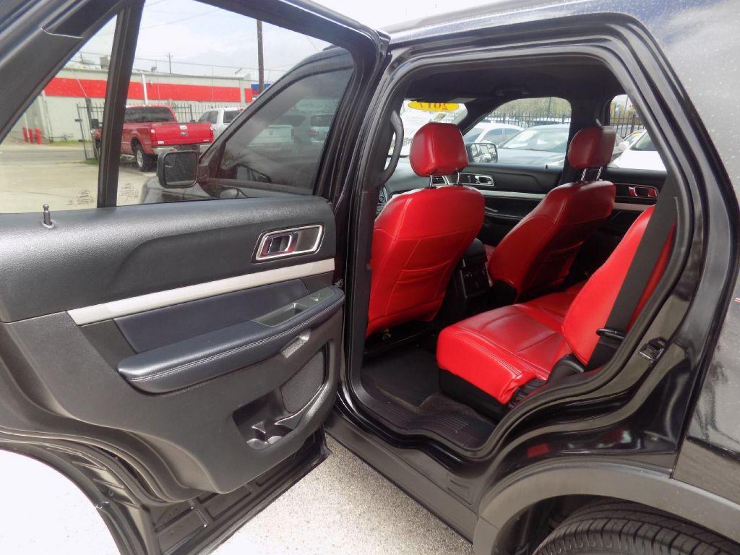 2017 BLACK FORD EXPLORER XLT (1FM5K7D81HG) with an 3.5L engine, Automatic transmission, located at 830 E. Canino Rd., Houston, TX, 77037, (281) 405-0440, 38.358219, -81.729942 - Photo#12