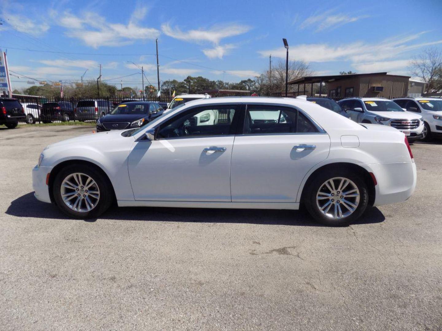 2016 WHITE CHRYSLER 300C (2C3CCAEG8GH) with an 3.6L engine, Automatic transmission, located at 830 E. Canino Rd., Houston, TX, 77037, (281) 405-0440, 38.358219, -81.729942 - Photo#3