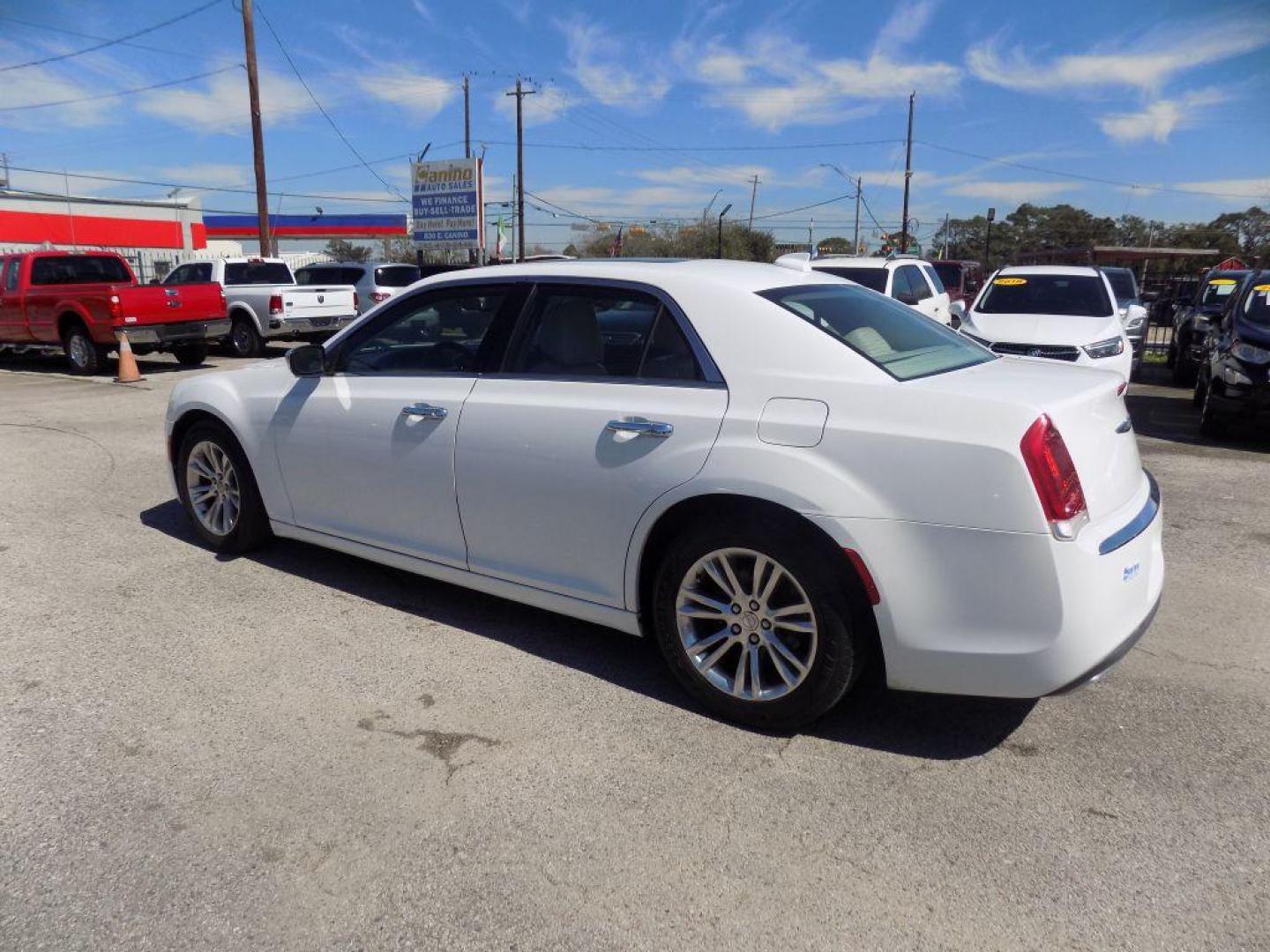 2016 WHITE CHRYSLER 300C (2C3CCAEG8GH) with an 3.6L engine, Automatic transmission, located at 830 E. Canino Rd., Houston, TX, 77037, (281) 405-0440, 38.358219, -81.729942 - Photo#4
