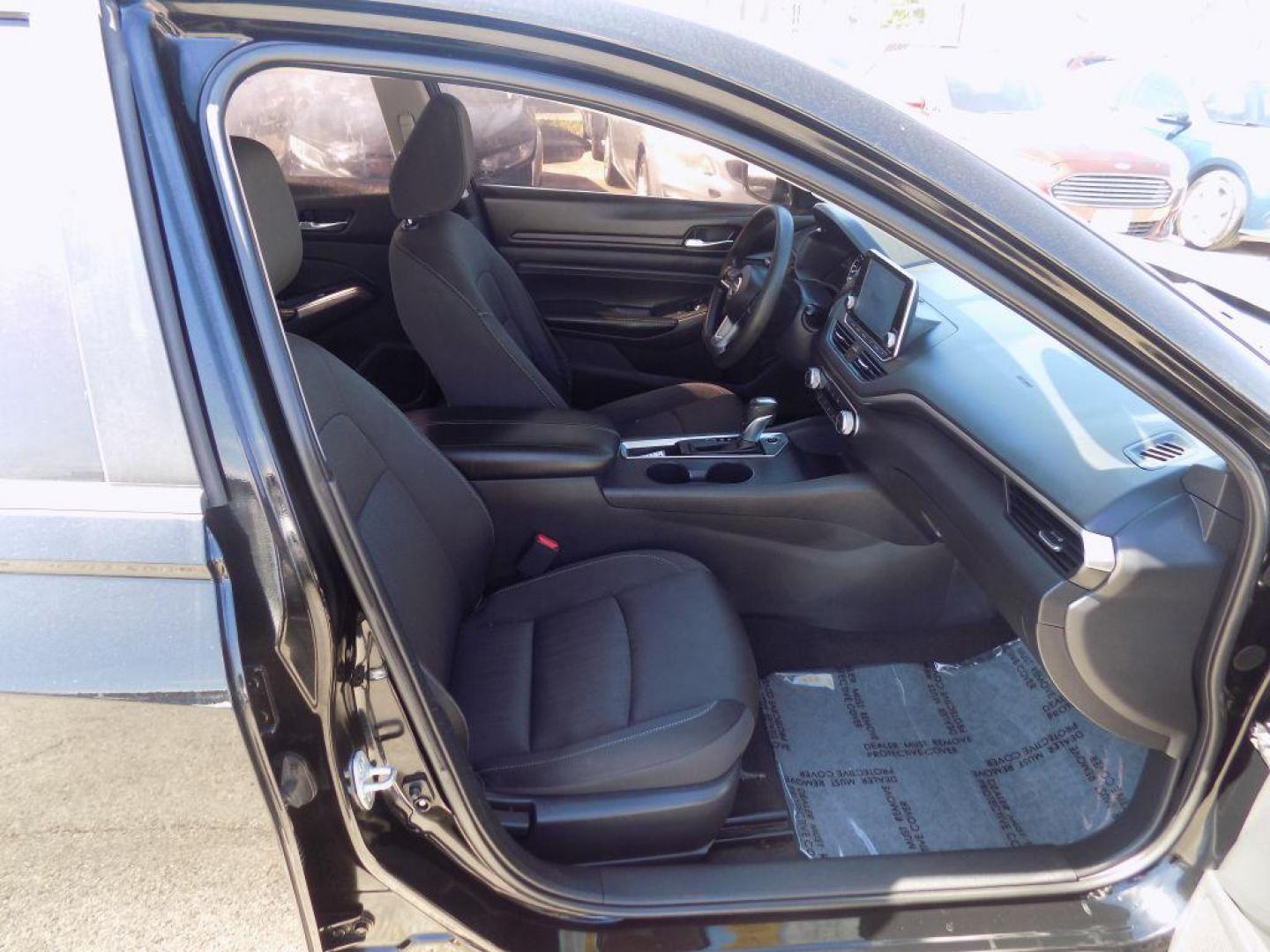 2020 BLACK NISSAN ALTIMA S (1N4BL4BV0LC) with an 2.5L engine, Continuously Variable transmission, located at 830 E. Canino Rd., Houston, TX, 77037, (281) 405-0440, 38.358219, -81.729942 - Photo#9