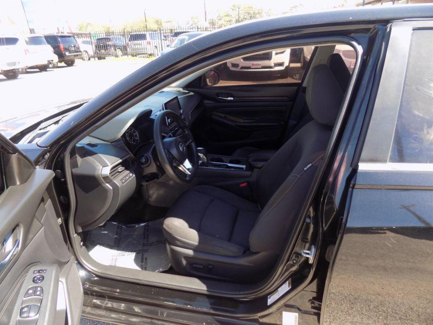 2020 BLACK NISSAN ALTIMA S (1N4BL4BV0LC) with an 2.5L engine, Continuously Variable transmission, located at 830 E. Canino Rd., Houston, TX, 77037, (281) 405-0440, 38.358219, -81.729942 - Photo#16