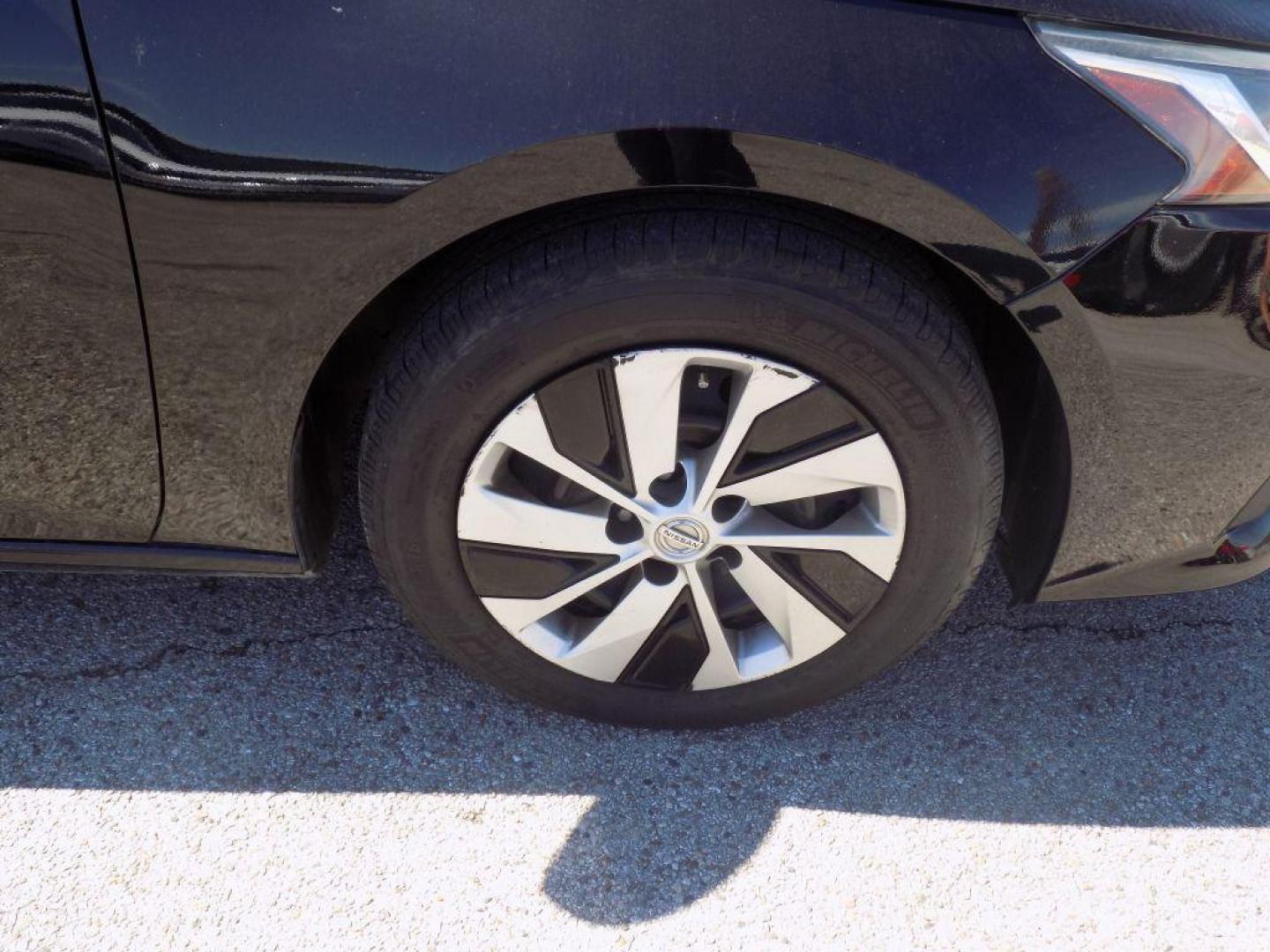 2020 BLACK NISSAN ALTIMA S (1N4BL4BV0LC) with an 2.5L engine, Continuously Variable transmission, located at 830 E. Canino Rd., Houston, TX, 77037, (281) 405-0440, 38.358219, -81.729942 - Photo#19