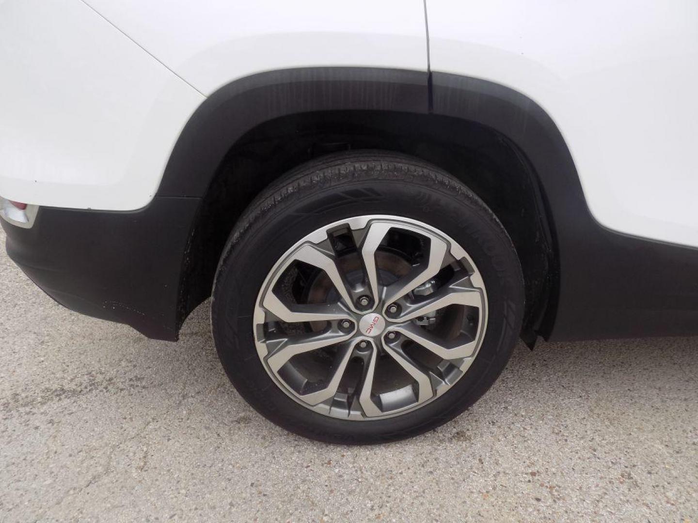 2019 WHITE GMC TERRAIN SLT (3GKALPEV1KL) with an 1.5L engine, Automatic transmission, located at 830 E. Canino Rd., Houston, TX, 77037, (281) 405-0440, 38.358219, -81.729942 - Photo#13