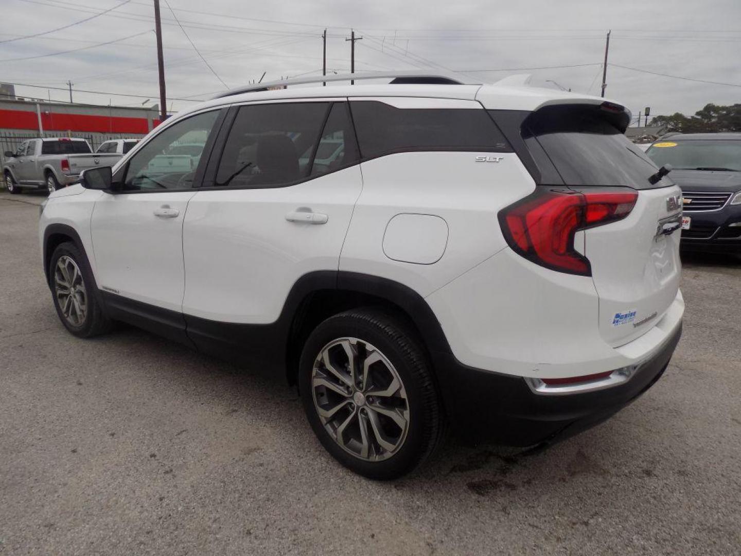 2019 WHITE GMC TERRAIN SLT (3GKALPEV1KL) with an 1.5L engine, Automatic transmission, located at 830 E. Canino Rd., Houston, TX, 77037, (281) 405-0440, 38.358219, -81.729942 - Photo#4