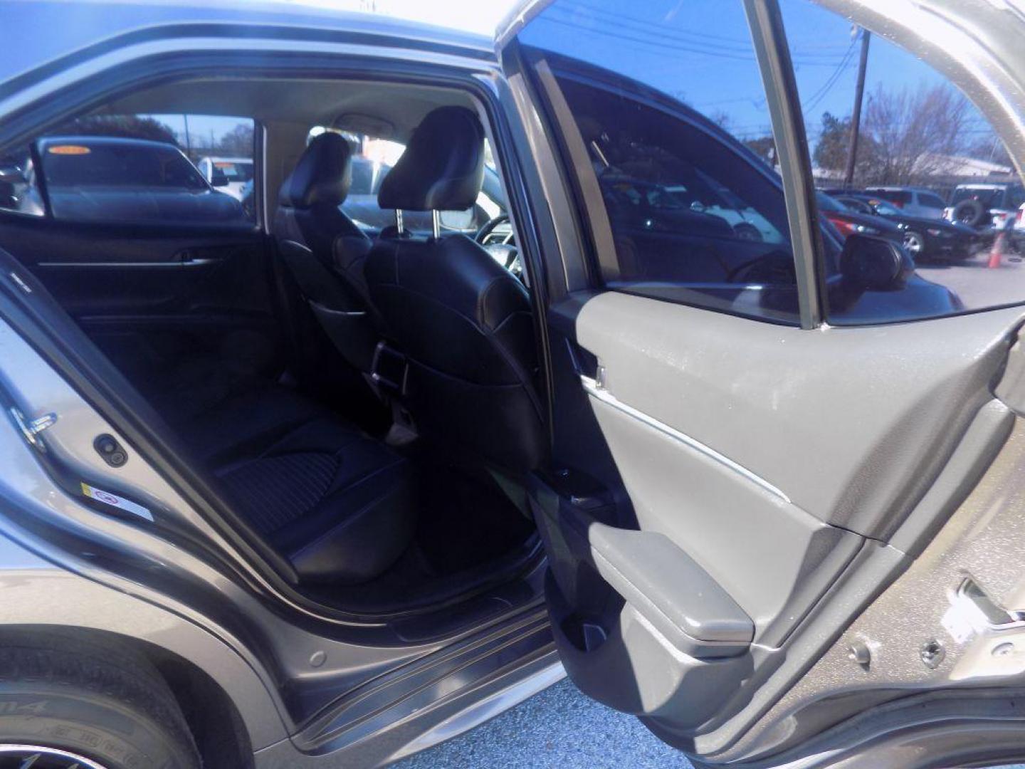 2019 GRAY TOYOTA CAMRY L (4T1B11HKXKU) with an 2.5L engine, Automatic transmission, located at 830 E. Canino Rd., Houston, TX, 77037, (281) 405-0440, 38.358219, -81.729942 - Photo#12