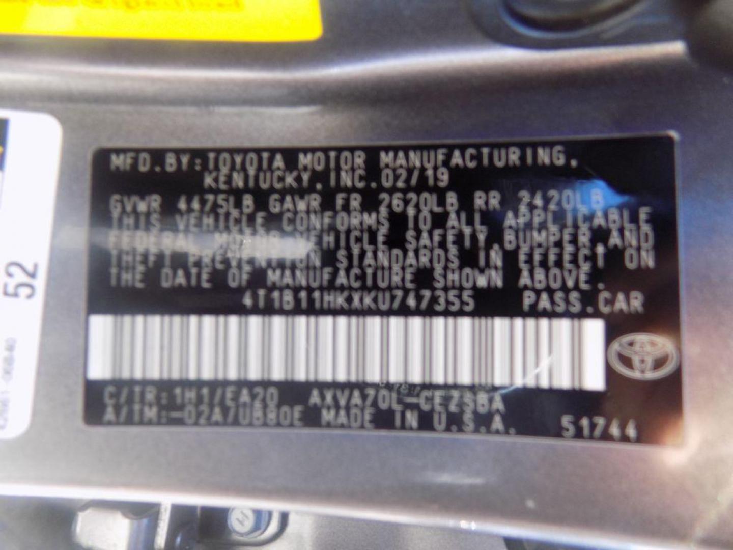 2019 GRAY TOYOTA CAMRY L (4T1B11HKXKU) with an 2.5L engine, Automatic transmission, located at 830 E. Canino Rd., Houston, TX, 77037, (281) 405-0440, 38.358219, -81.729942 - Photo#25