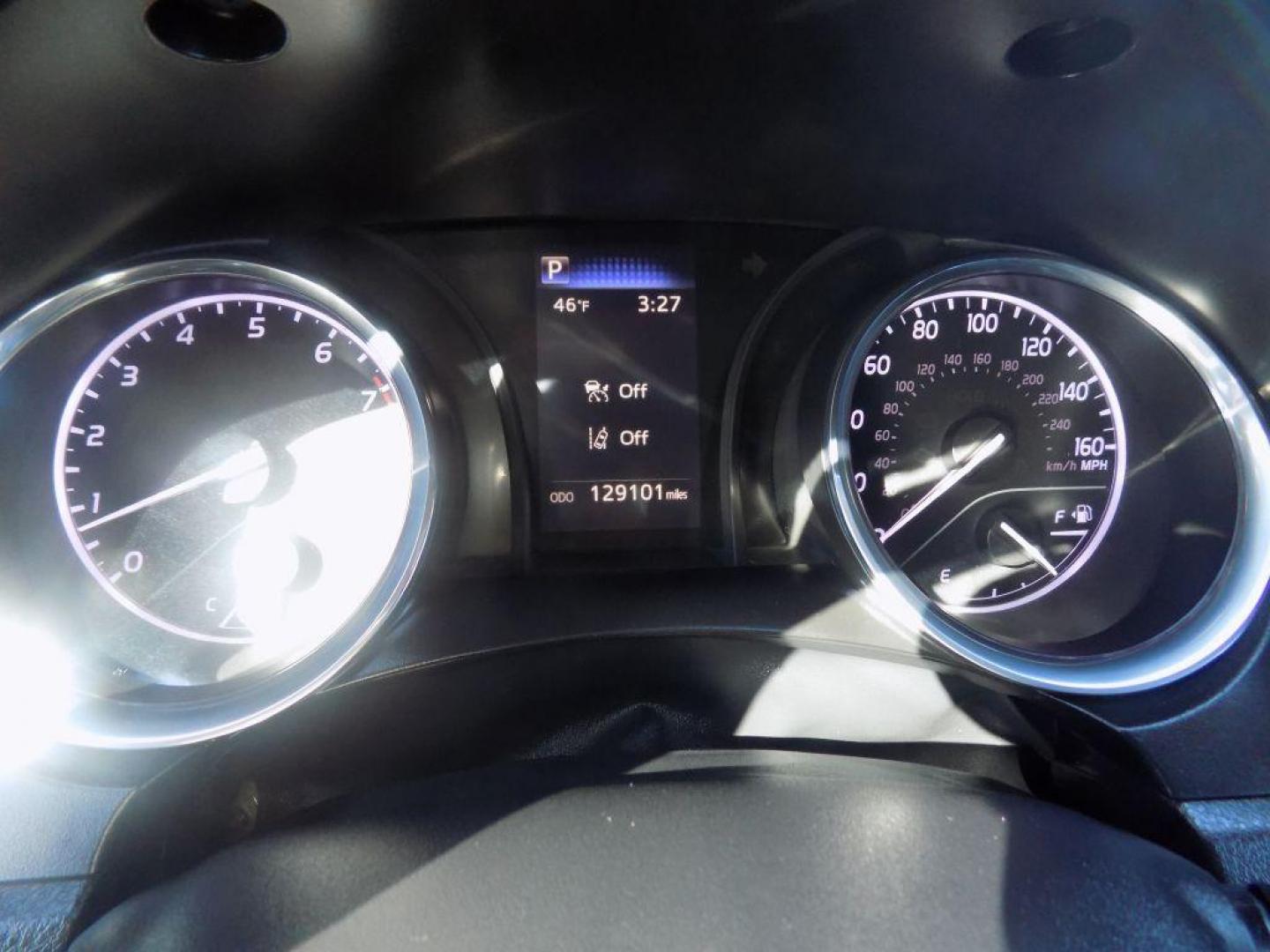 2019 GRAY TOYOTA CAMRY L (4T1B11HKXKU) with an 2.5L engine, Automatic transmission, located at 830 E. Canino Rd., Houston, TX, 77037, (281) 405-0440, 38.358219, -81.729942 - Photo#27