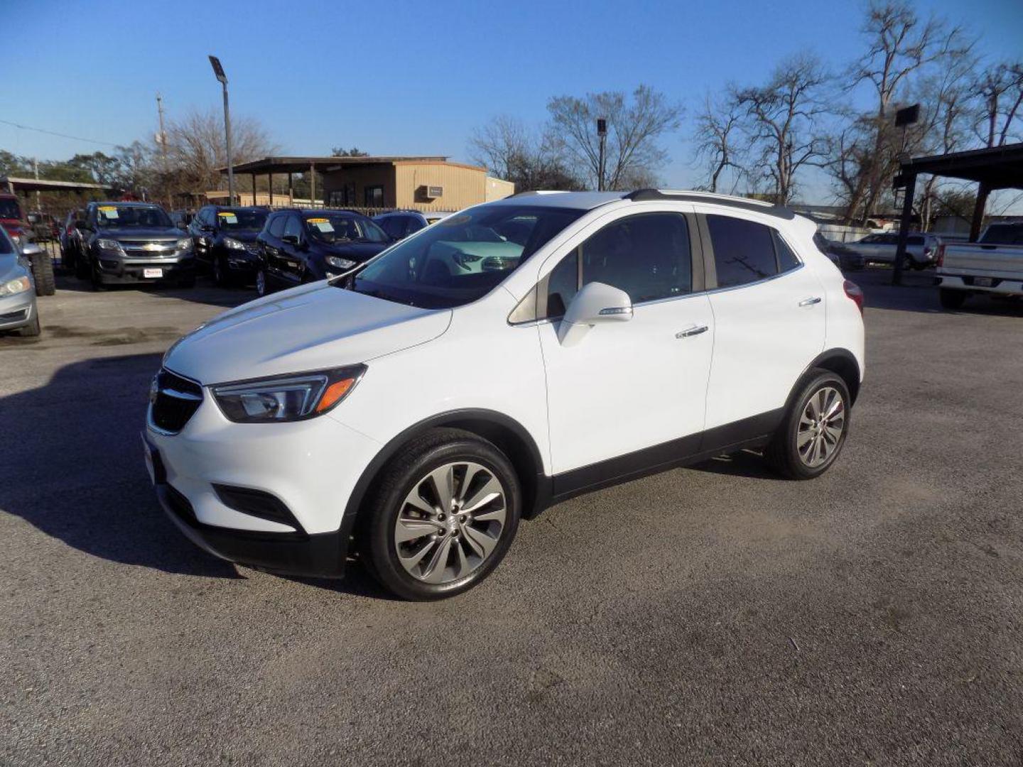 2018 WHITE BUICK ENCORE PREFERRED (KL4CJASB5JB) with an 1.4L engine, Automatic transmission, located at 830 E. Canino Rd., Houston, TX, 77037, (281) 405-0440, 38.358219, -81.729942 - Photo#5